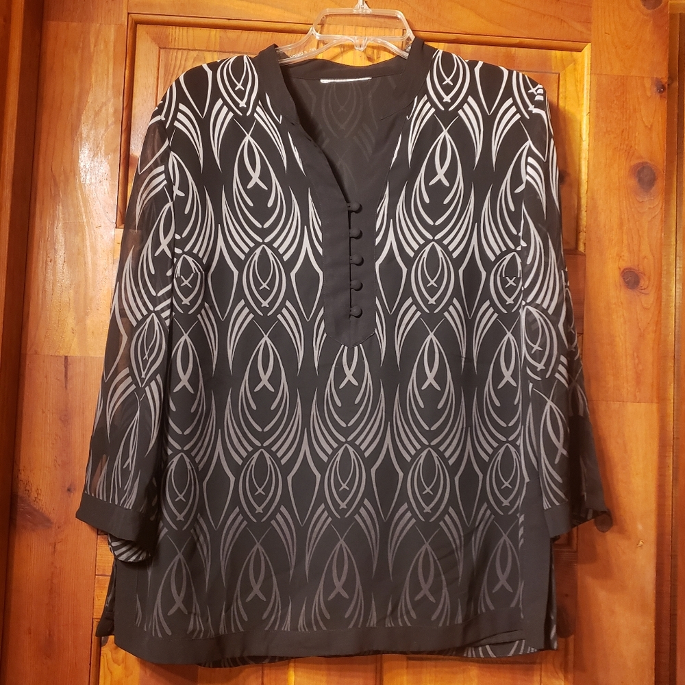 💙3/$25💙Beautiful Ombre Blouse